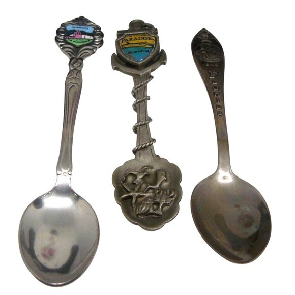 Floral Porcelain Plate & 3 Collectible Souvenir Spoons Handmade Wind Chimes Vtg - Picture 3 of 3